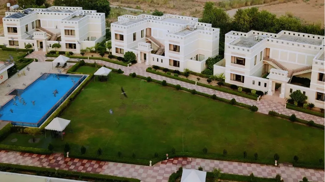 Lawn (behind the pool)