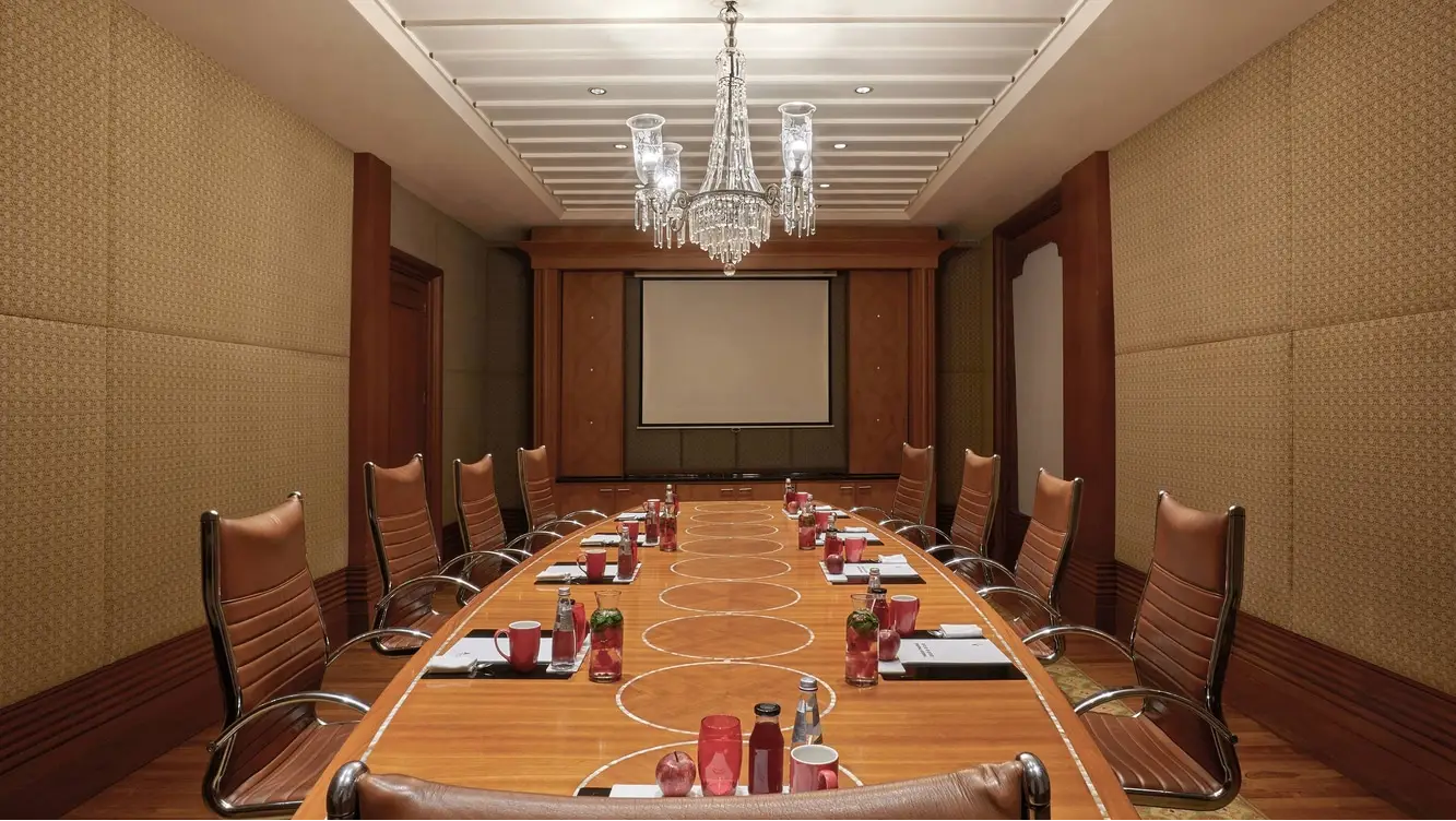 Platinum Boardroom	