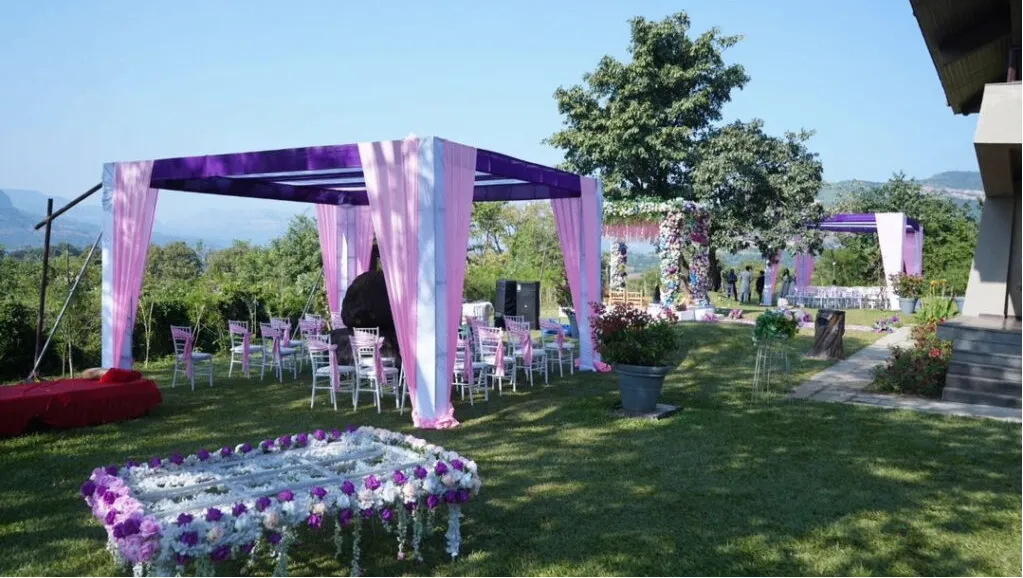 Audumbar Lawn