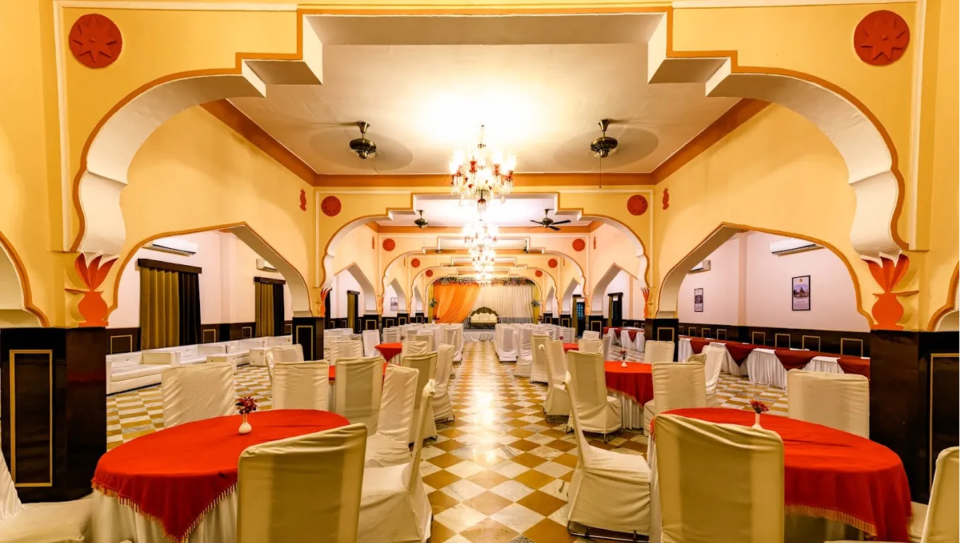 Guftgu Hall