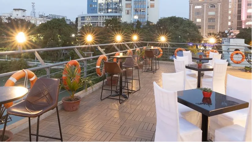 Compass Deck (Open Deck)