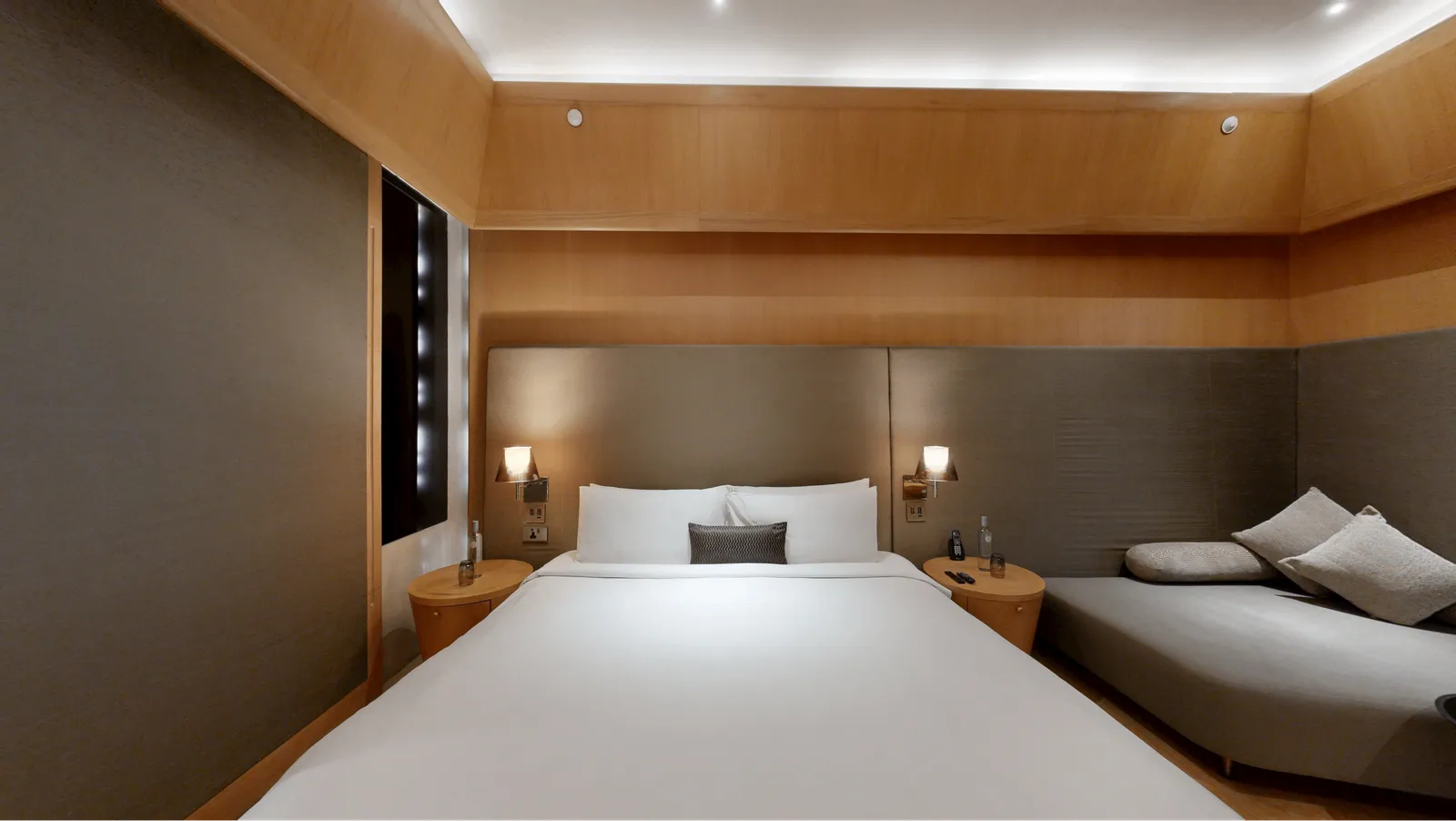 The Roseate Premium Lake View Suite