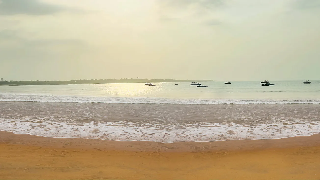Aksa Beach