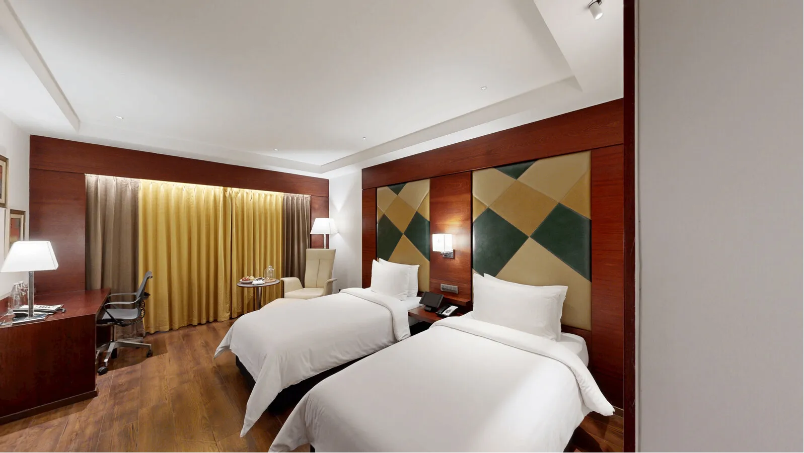 Executive Deluxe Twin