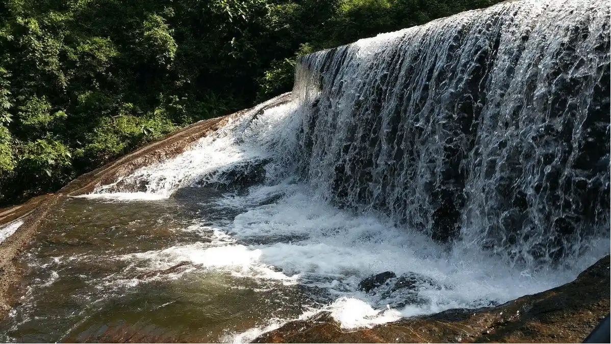 Kovai Kutralam Waterfall