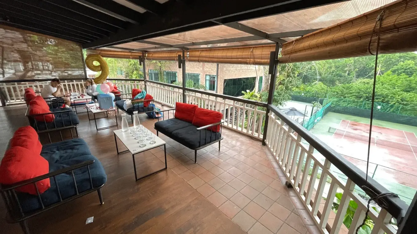 The Lounge (Outdoor)