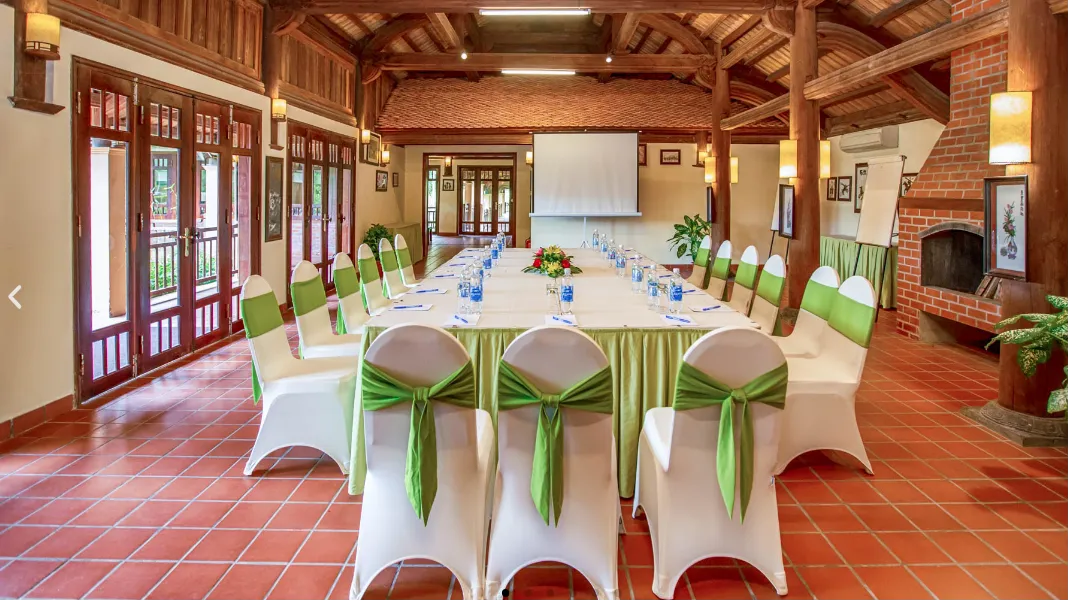 Hoa Lu meeting room