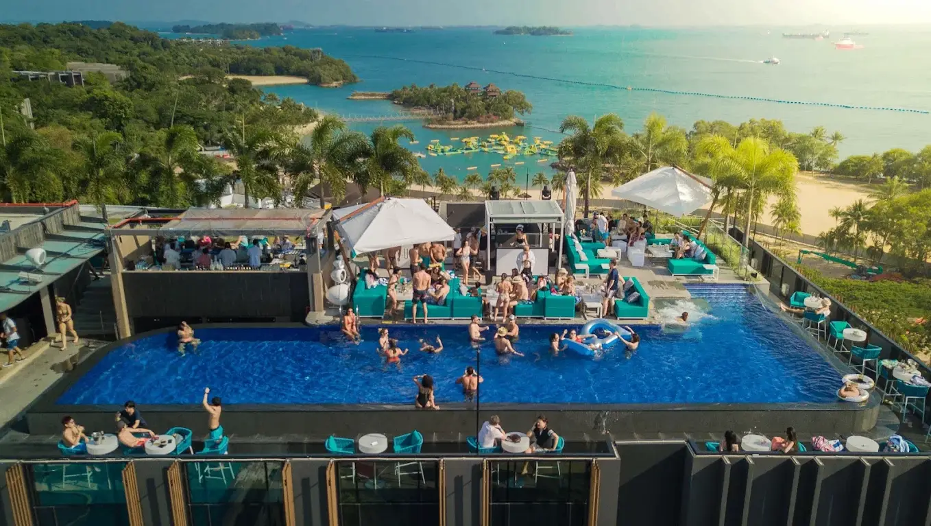 Rooftop Alfresco Deck (Poolside)