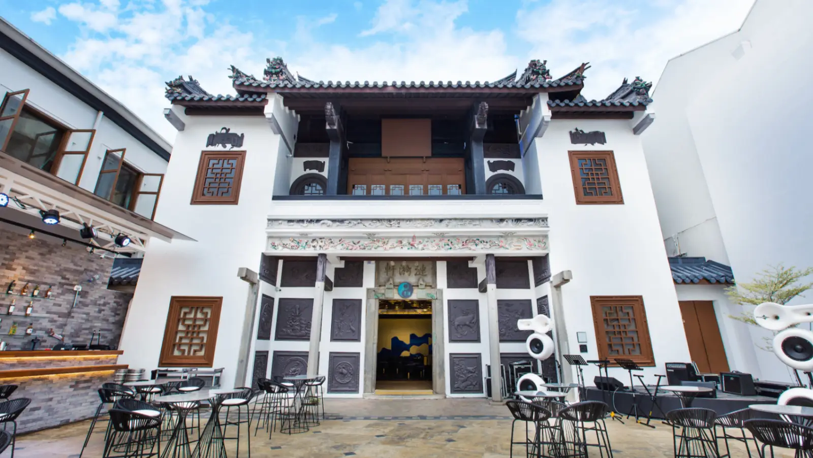 Outdoor Courtyard (Alfresco Area)