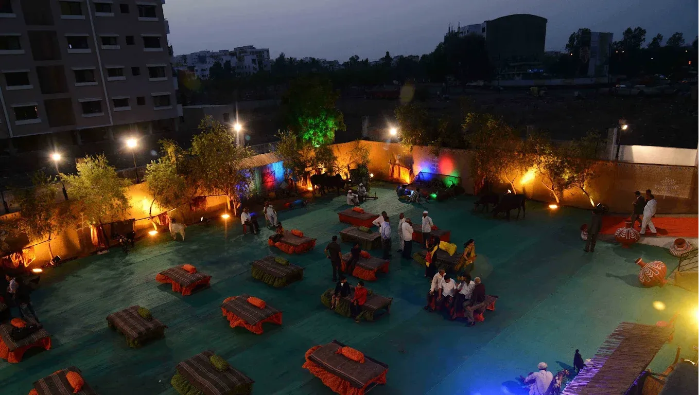 Poolside-I & II & Royal Lawn	