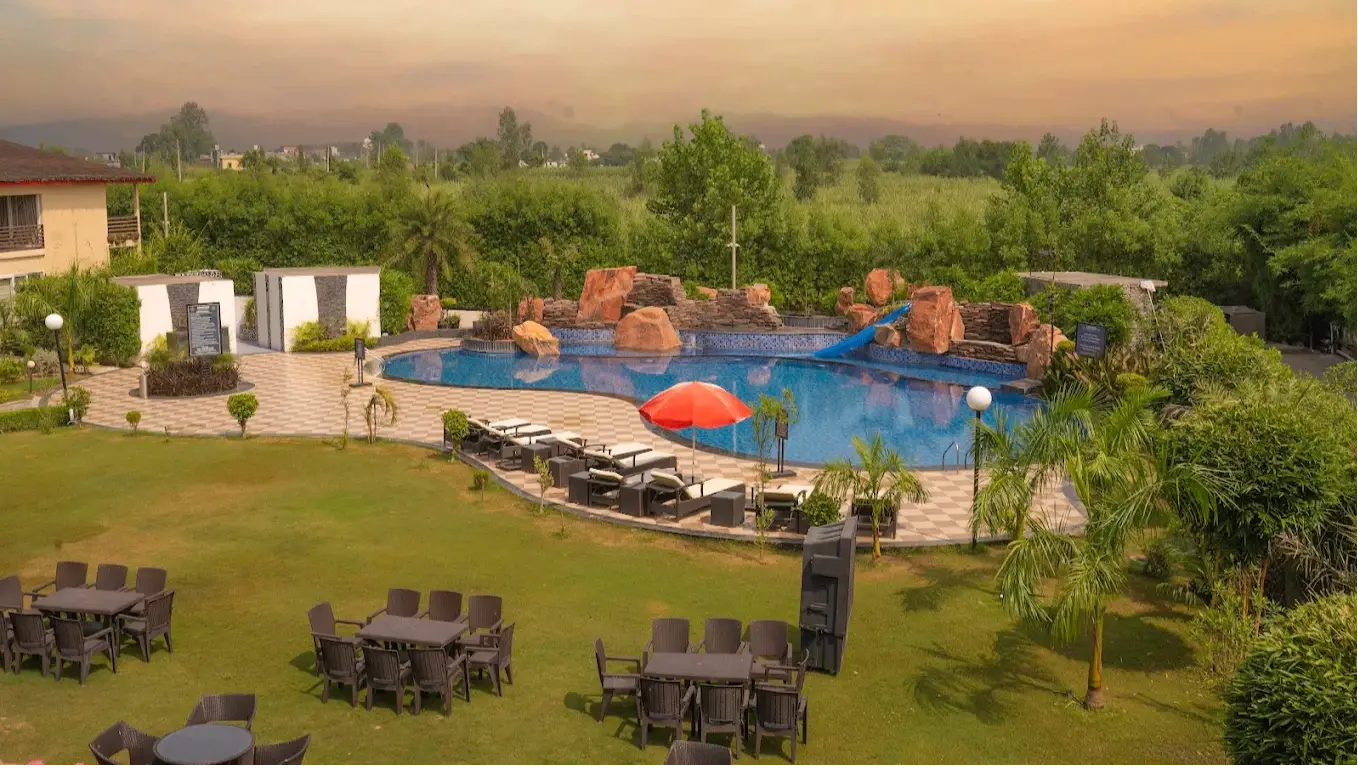 Eve Garden with Amaira Pool