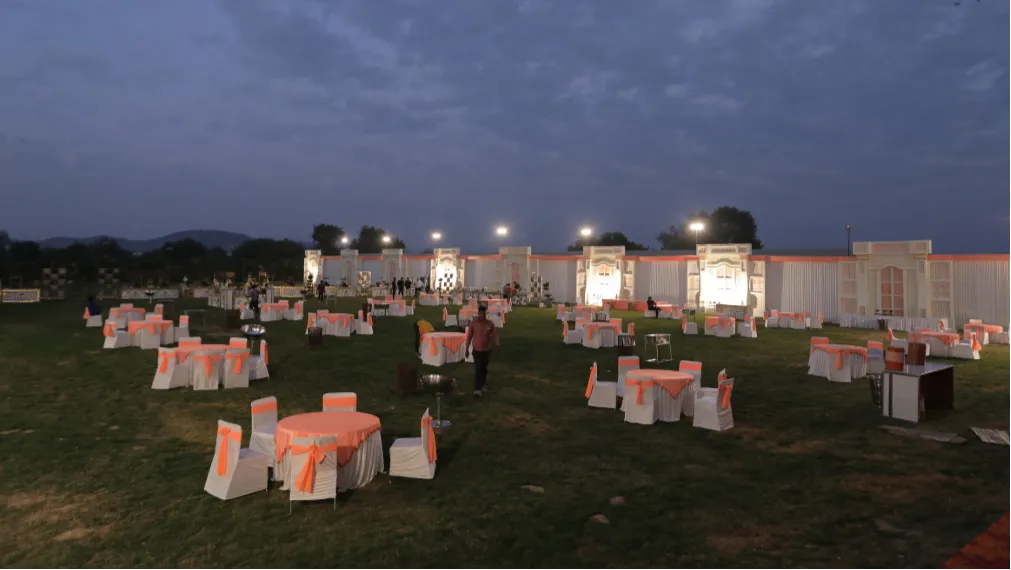 Kalpavriksh (The Lawn)	