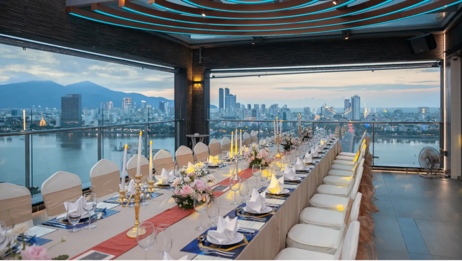 Top View Bar ( Inside )