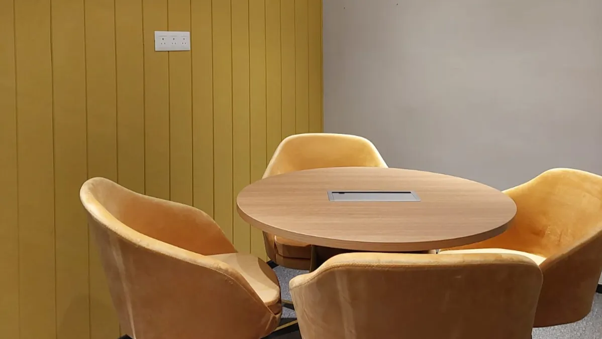 Phoenix Cabin no. 16