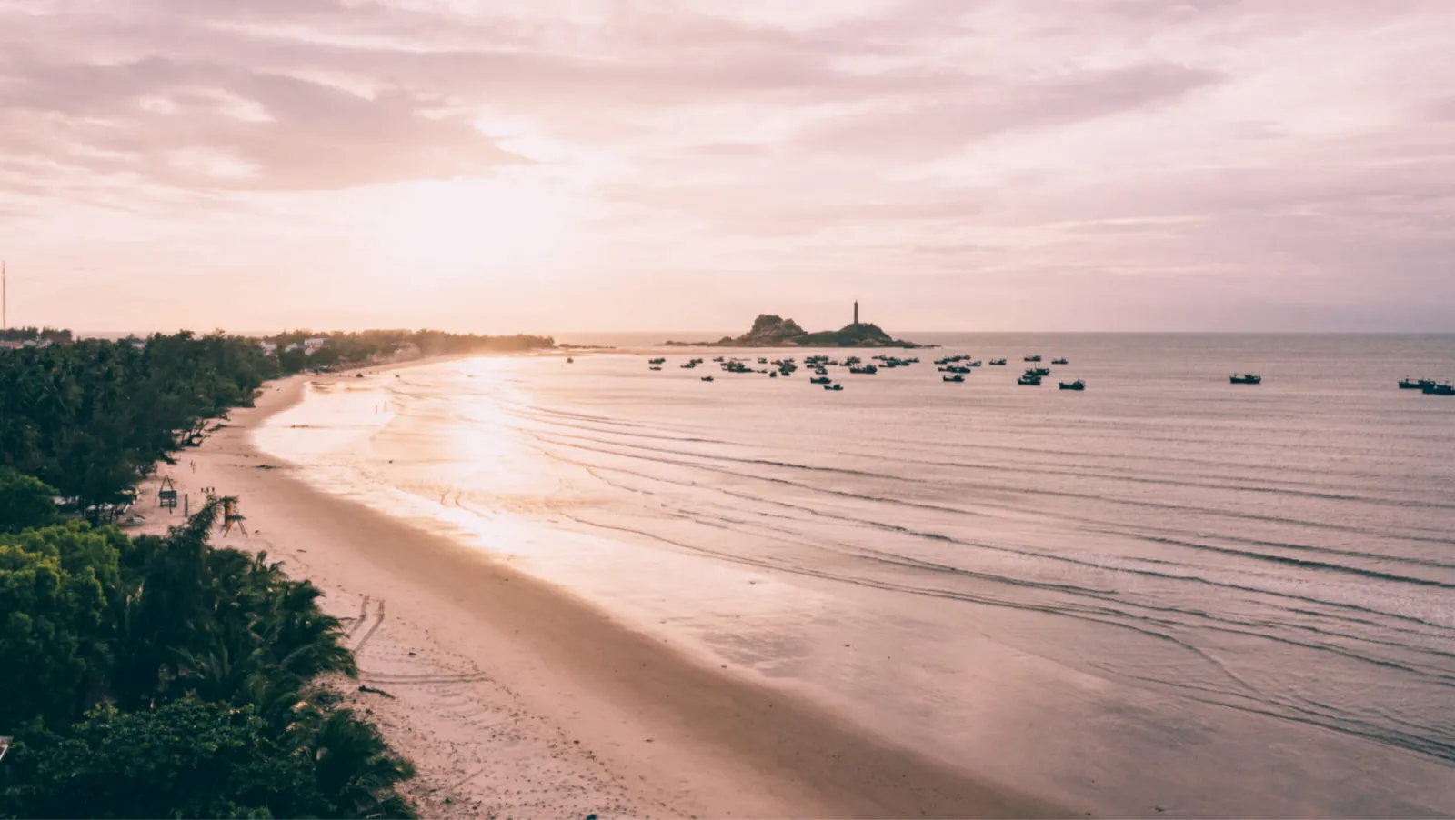 Beachfront Garden & Lawn