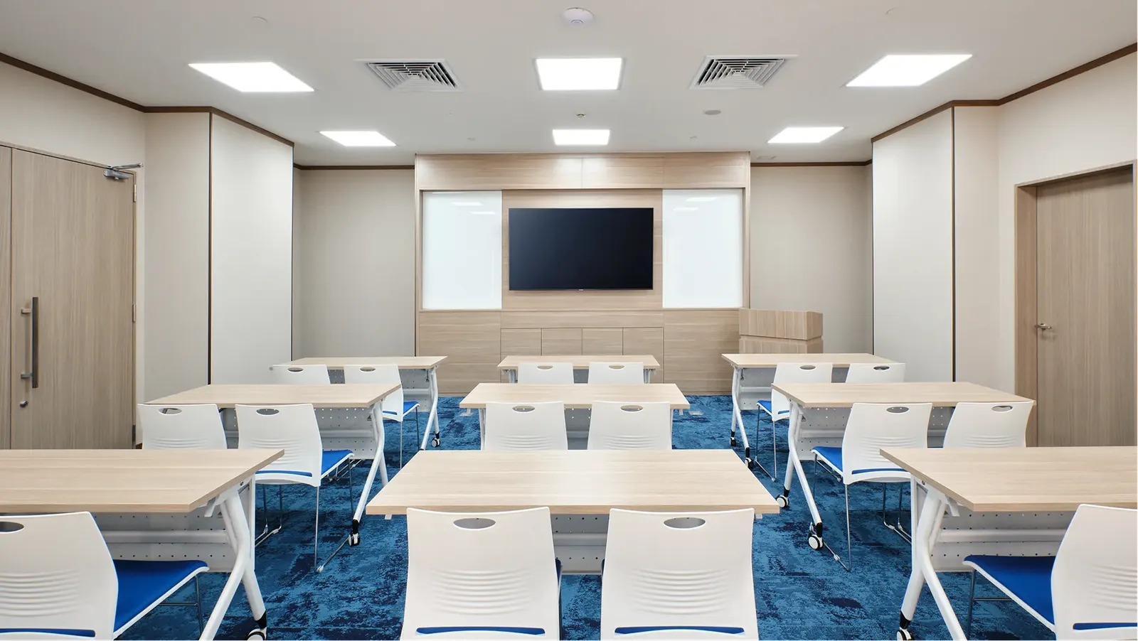 MEETING ROOM — gallery