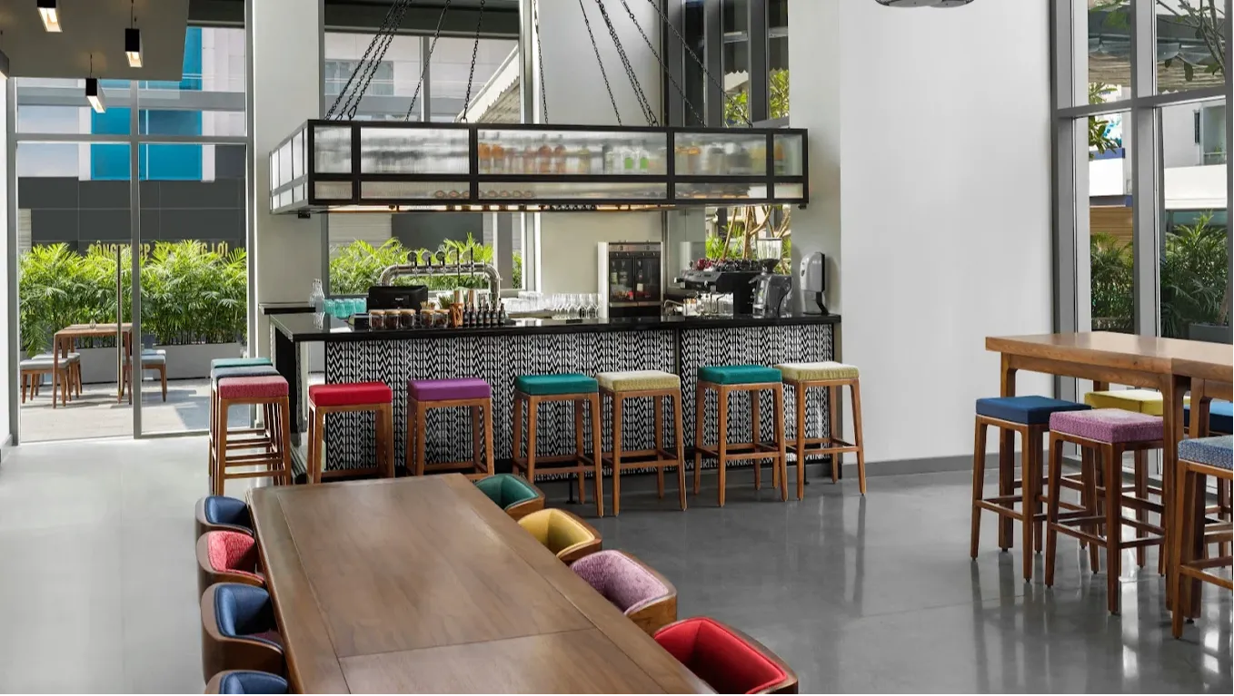 Social Lounge & Bar Area