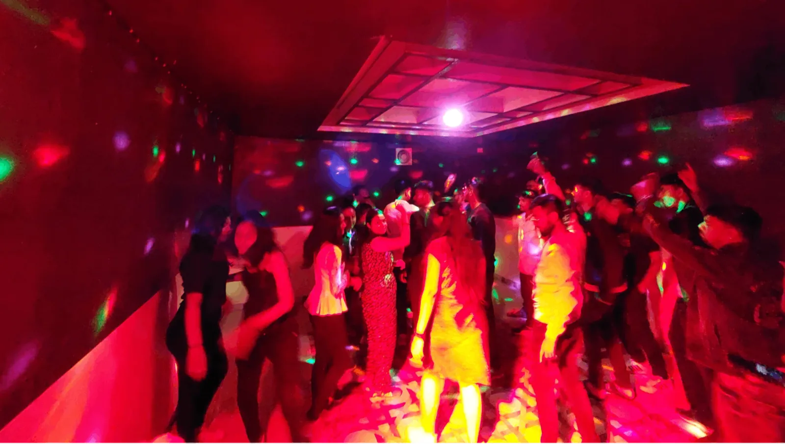 DISCOTHEQUE
