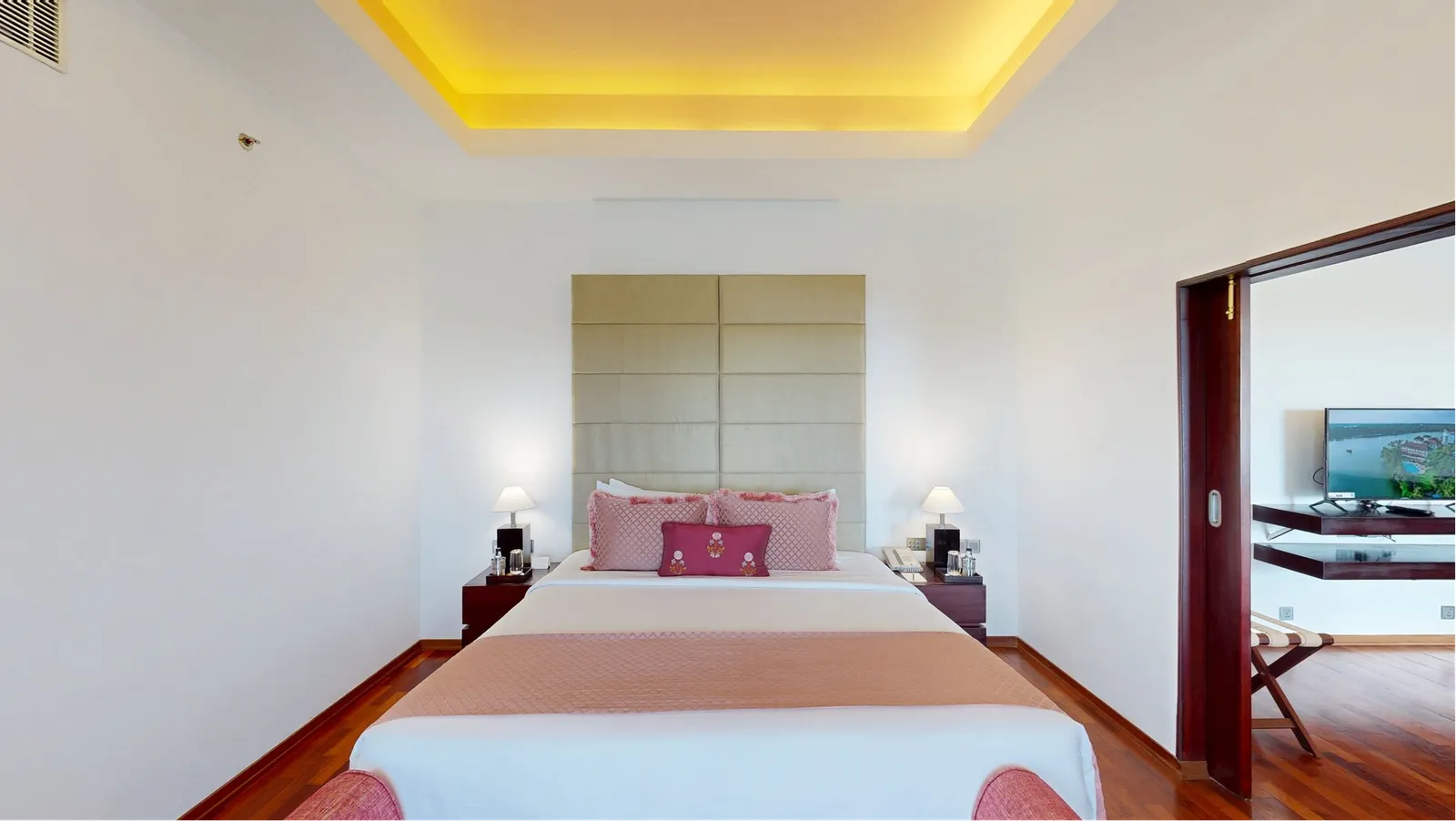 Royal Suite with Panoramic 