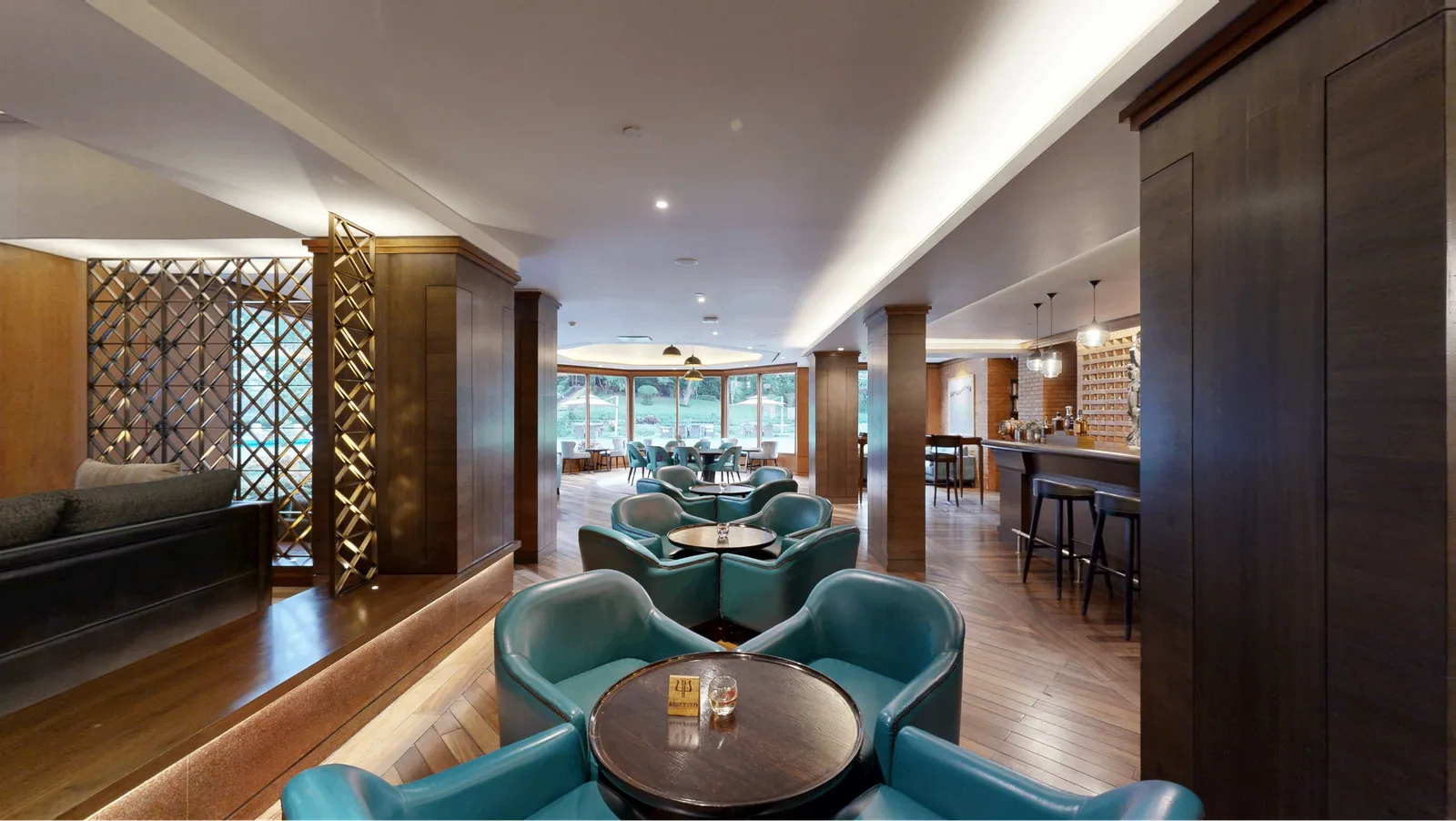 Lounge 77