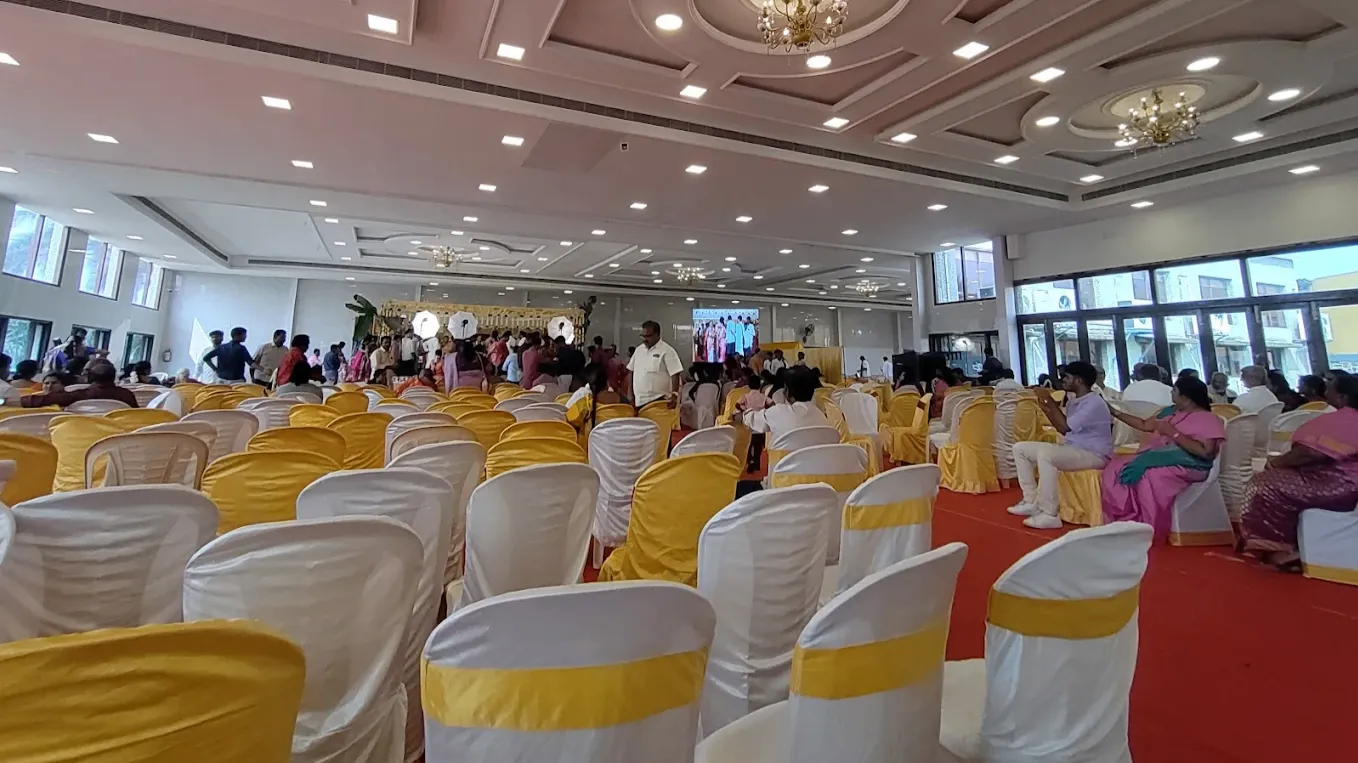 Banquet + dining hall