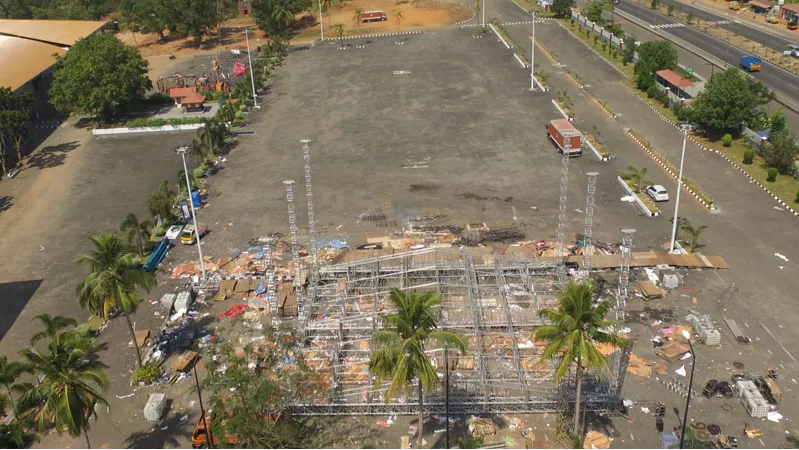 Parking can convert to live concert area