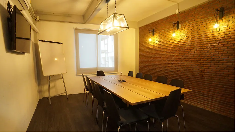 MEETING ROOM M501