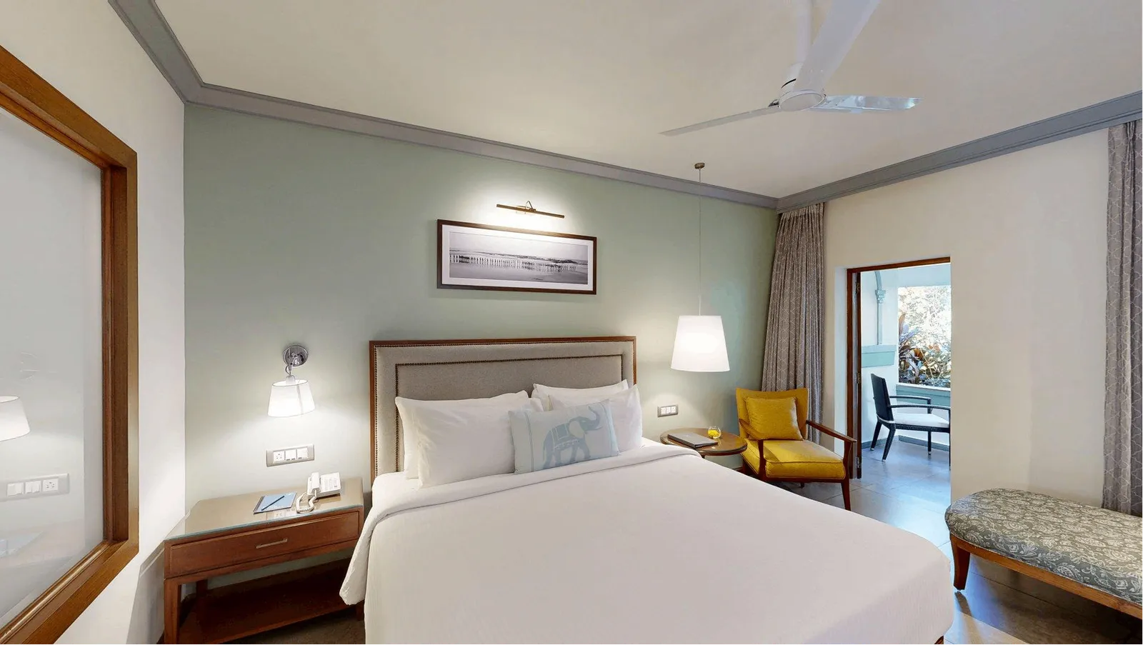 Grande Club Room