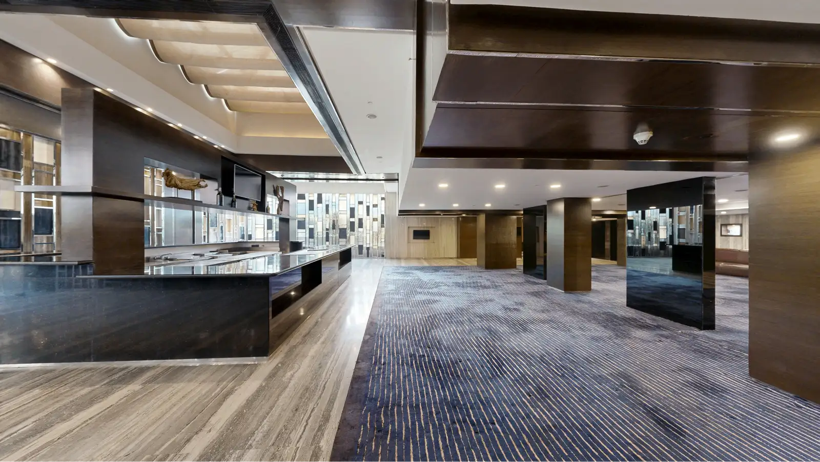 Plaza Lounge