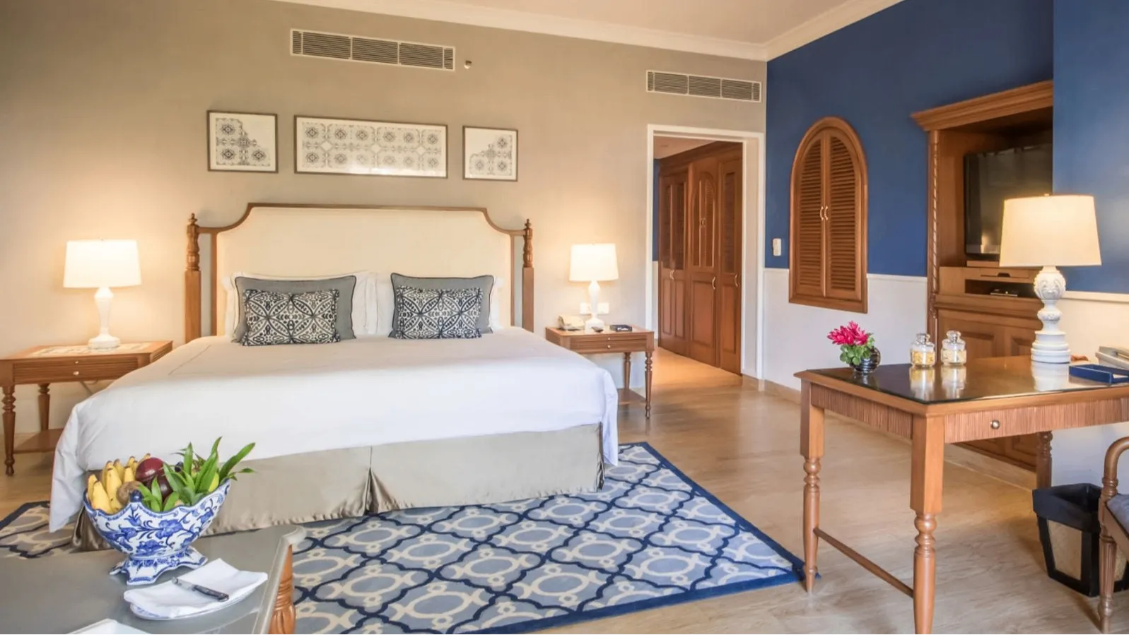 Villa Room Garden View King Bed