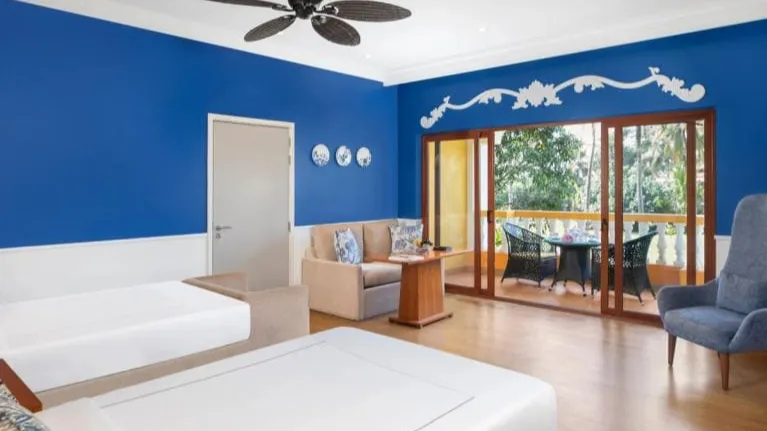 Exotica Room King Or Twin Bed 