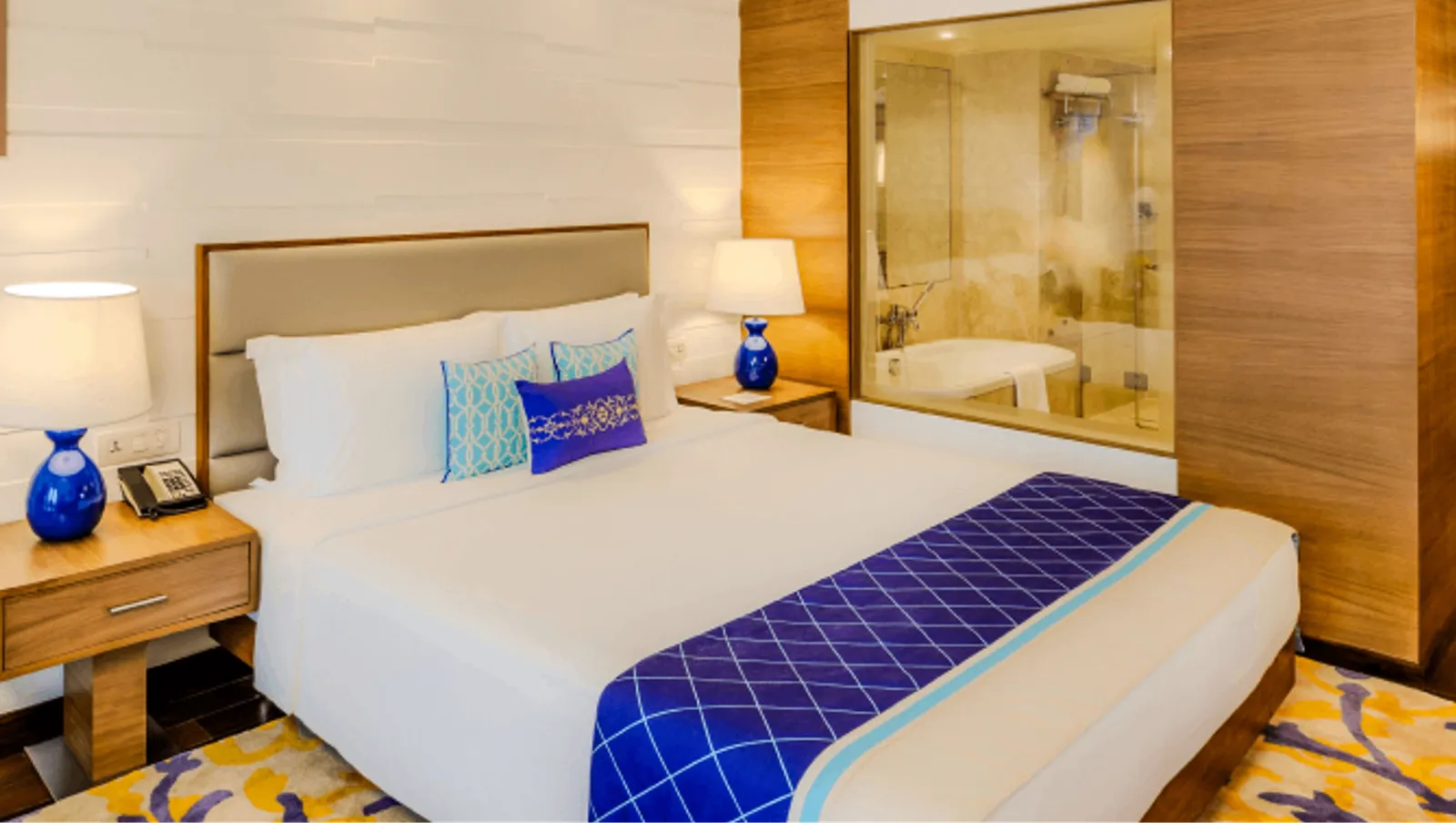 Deluxe Room City View King Bed