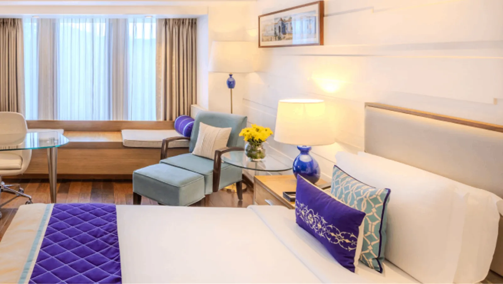 Deluxe Room City View Twin Bed