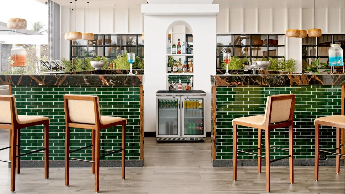 TROPHE DINE N' DRINK