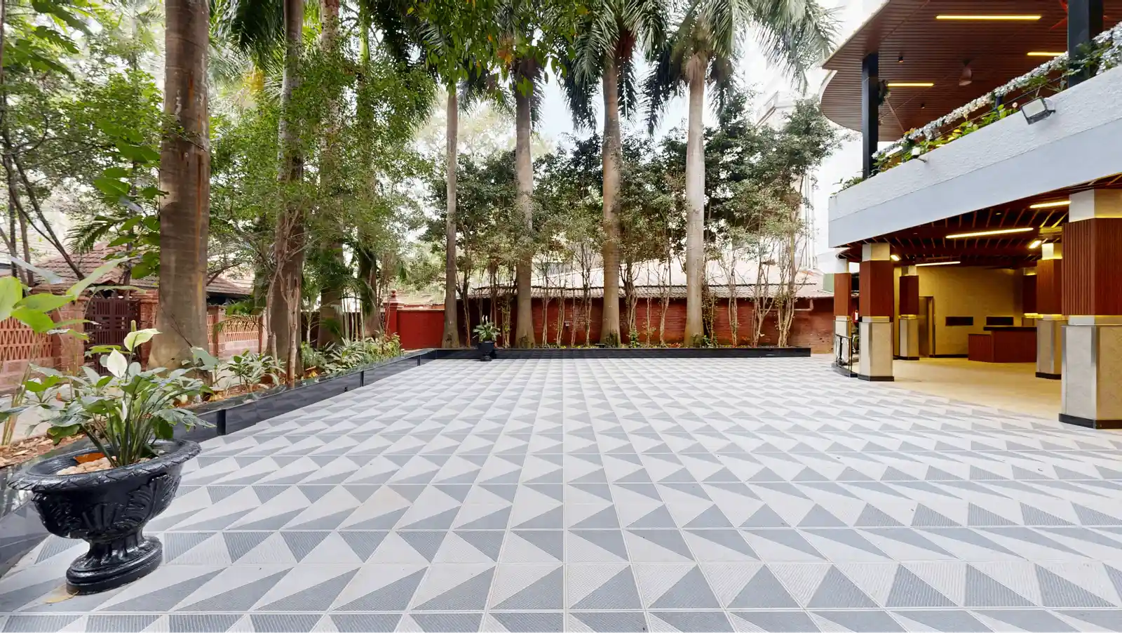 Garden Side Alfresco 