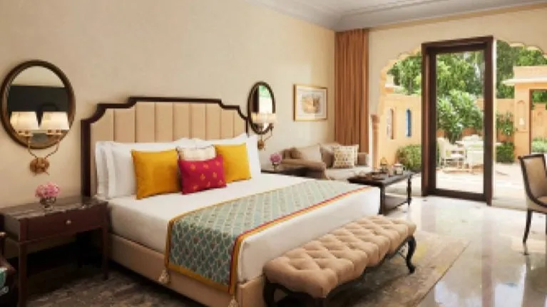 Palace Room King Bed