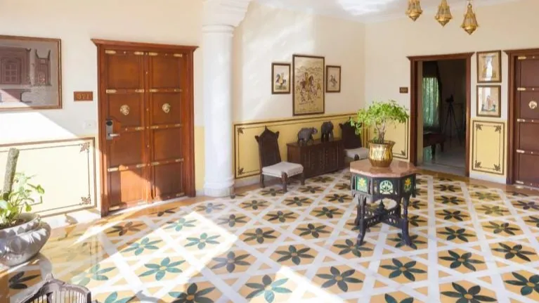 Heritage Room King Bed 