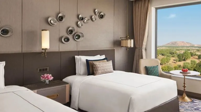 Luxury Room Twin Bed 