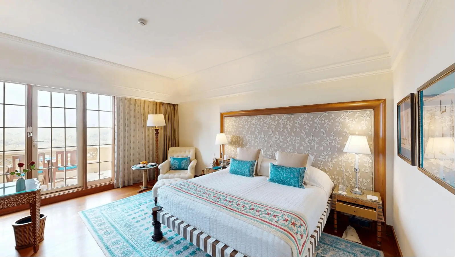 Premier King Balcony Room