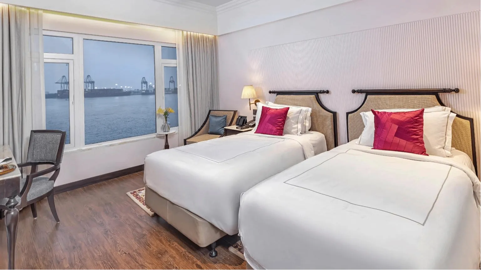 Luxury Seaview Room - Twin Bed  