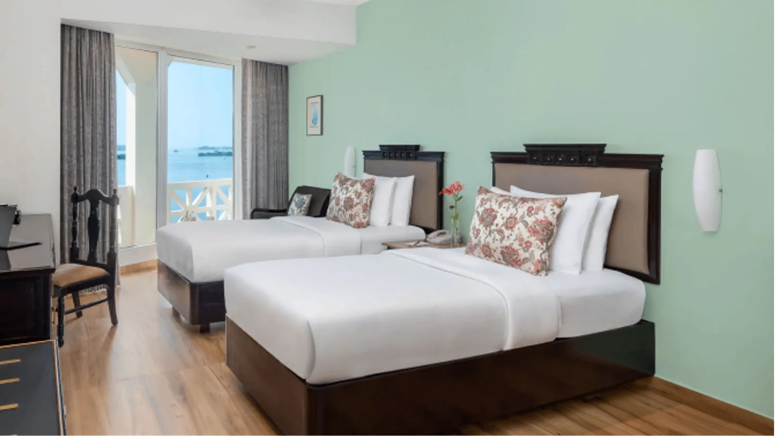 Executive Sea View Room Twin Bed