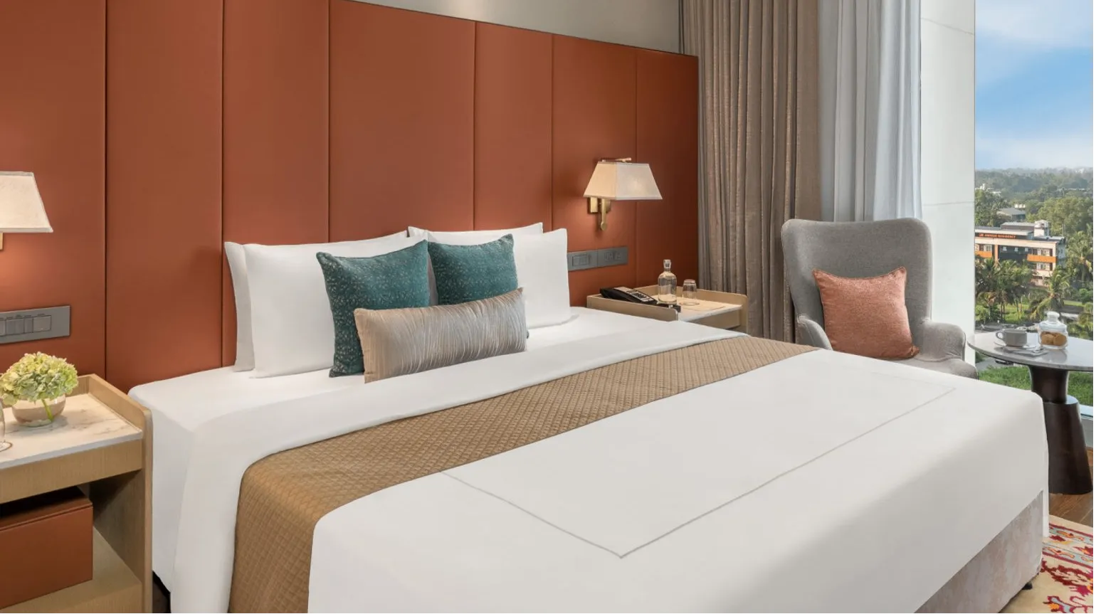 Luxury Room City View King Bed
