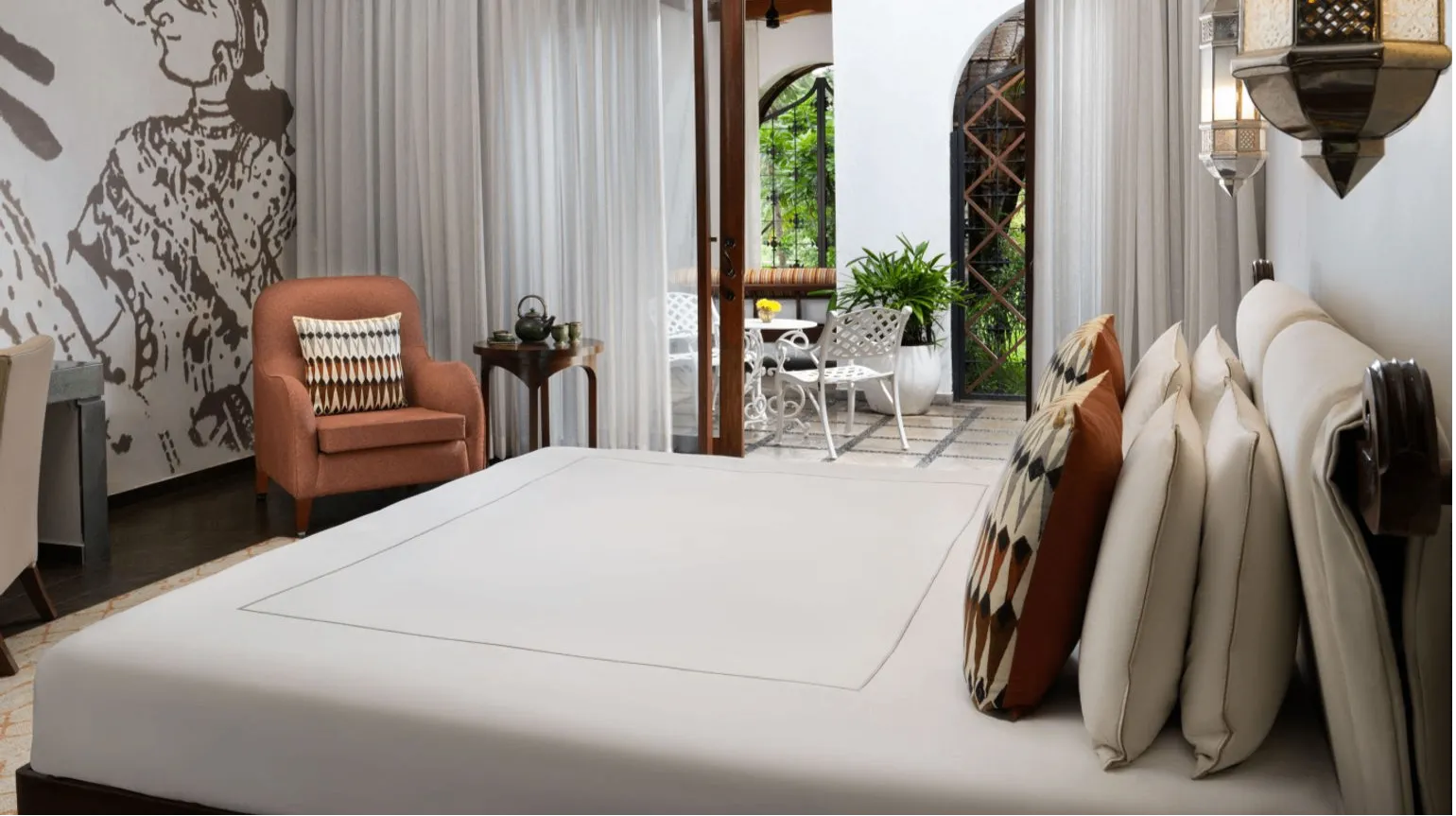 Superior Room With Sit Out King Bed