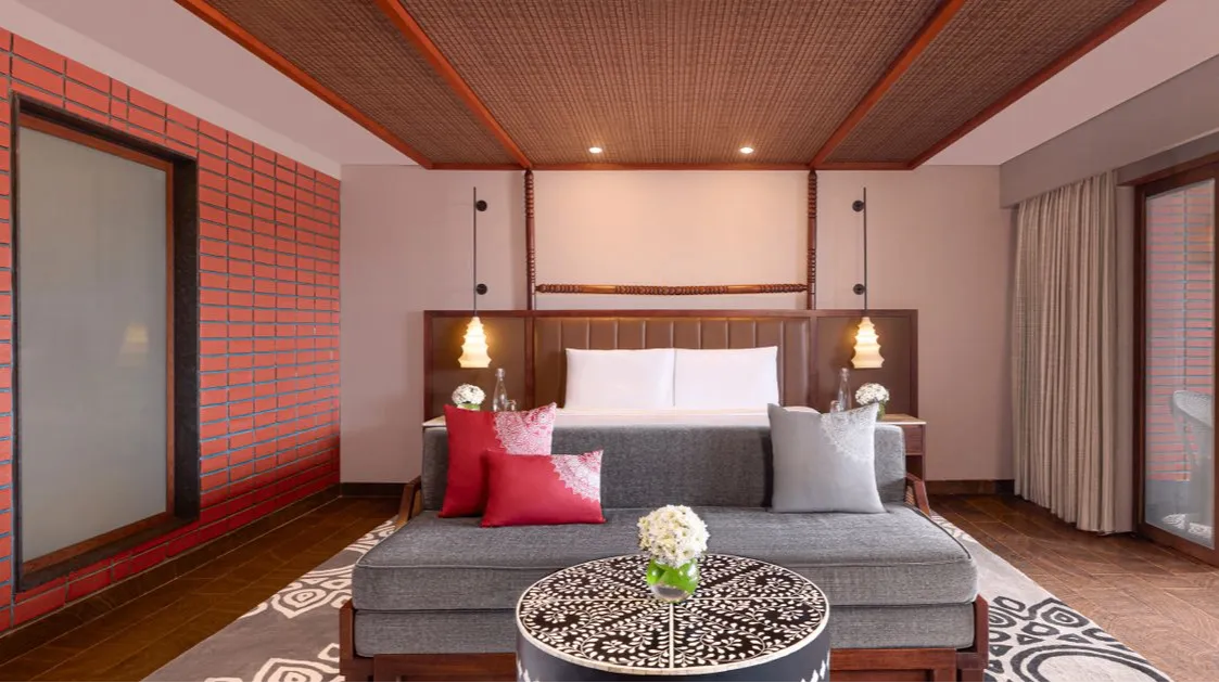 Premium Room King Bed River View 