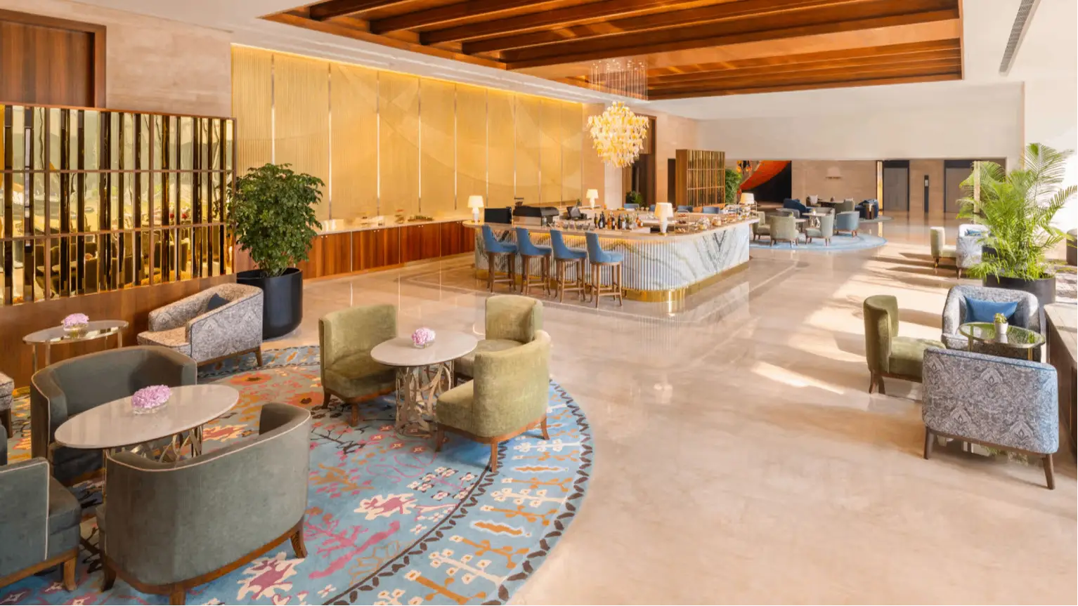 The Promenade Lounge