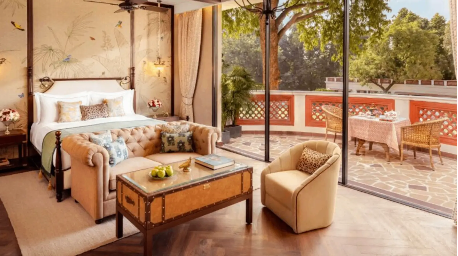 Grand Luxury King Bed Room with Balcony