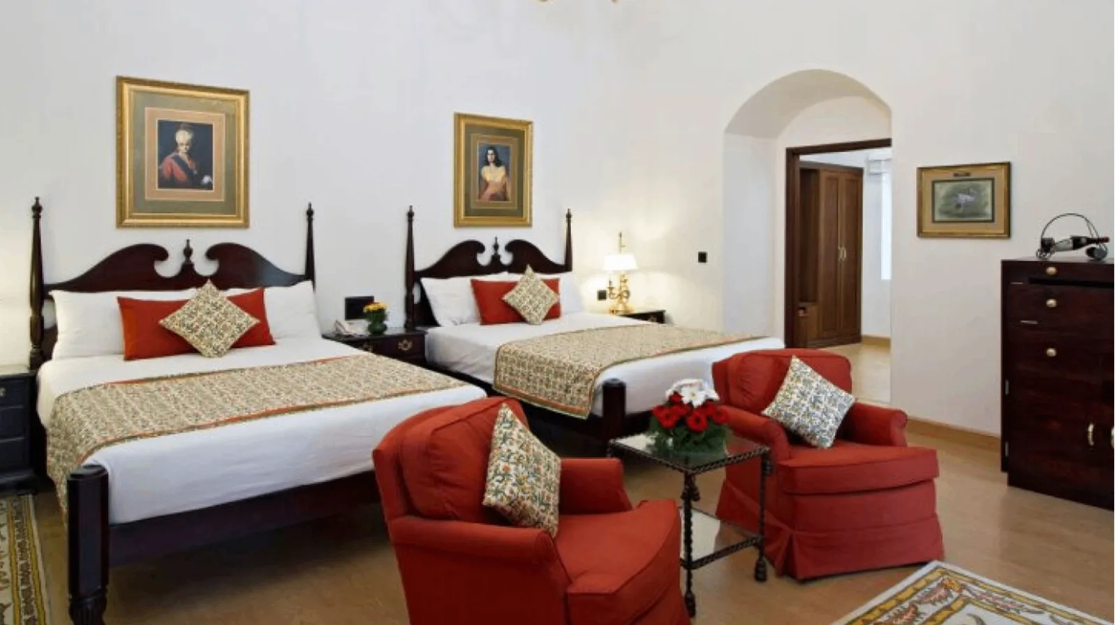 Signature Suite Twin Bed with Sit-out