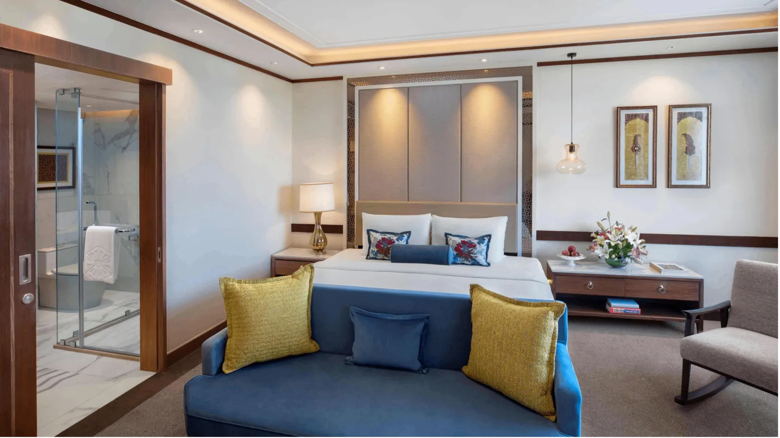 Junior Suite Pool View King Bed​