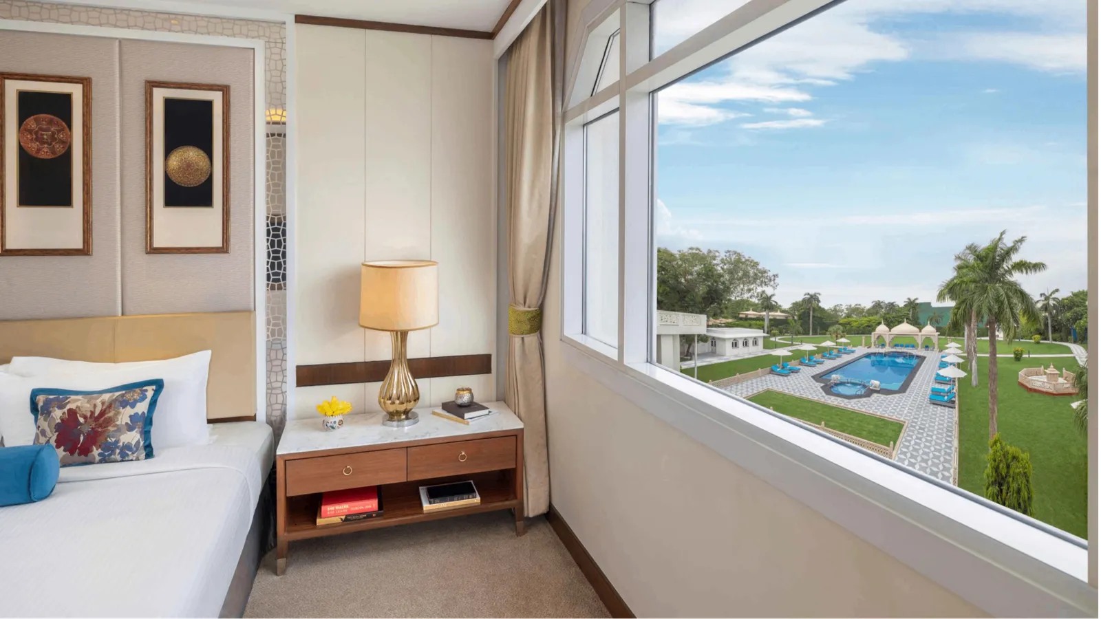 Executive Room Pool View King Bed​