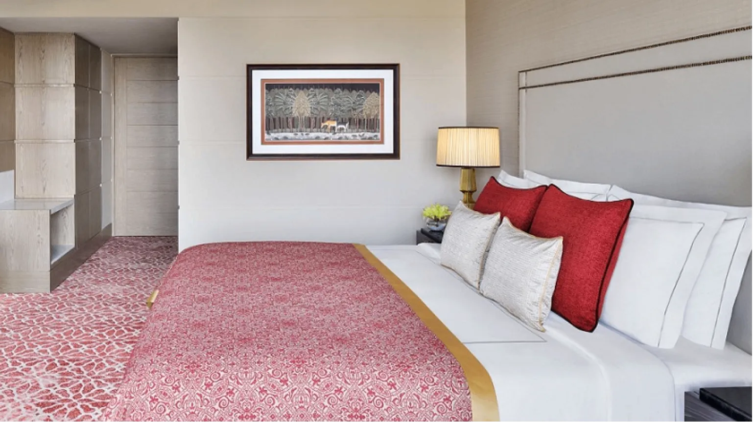 Luxury Room City View